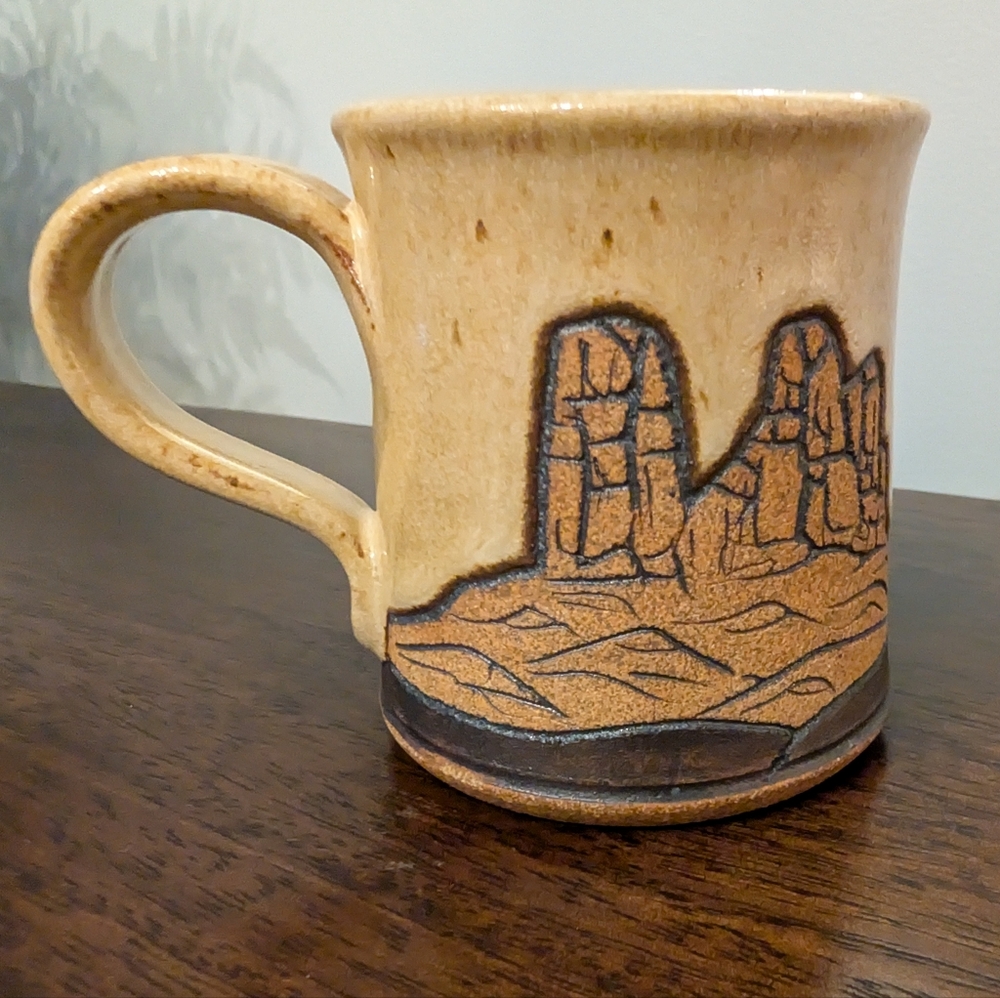 Desert Rock Buttes Handmade Vintage Mug - Picture 8 of 15